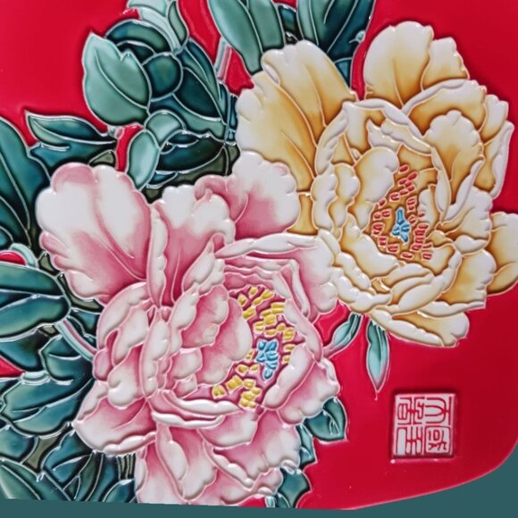 Decorative Plate With Floral Relief Design & Stand "10" Red Background - Picture 5 of 6